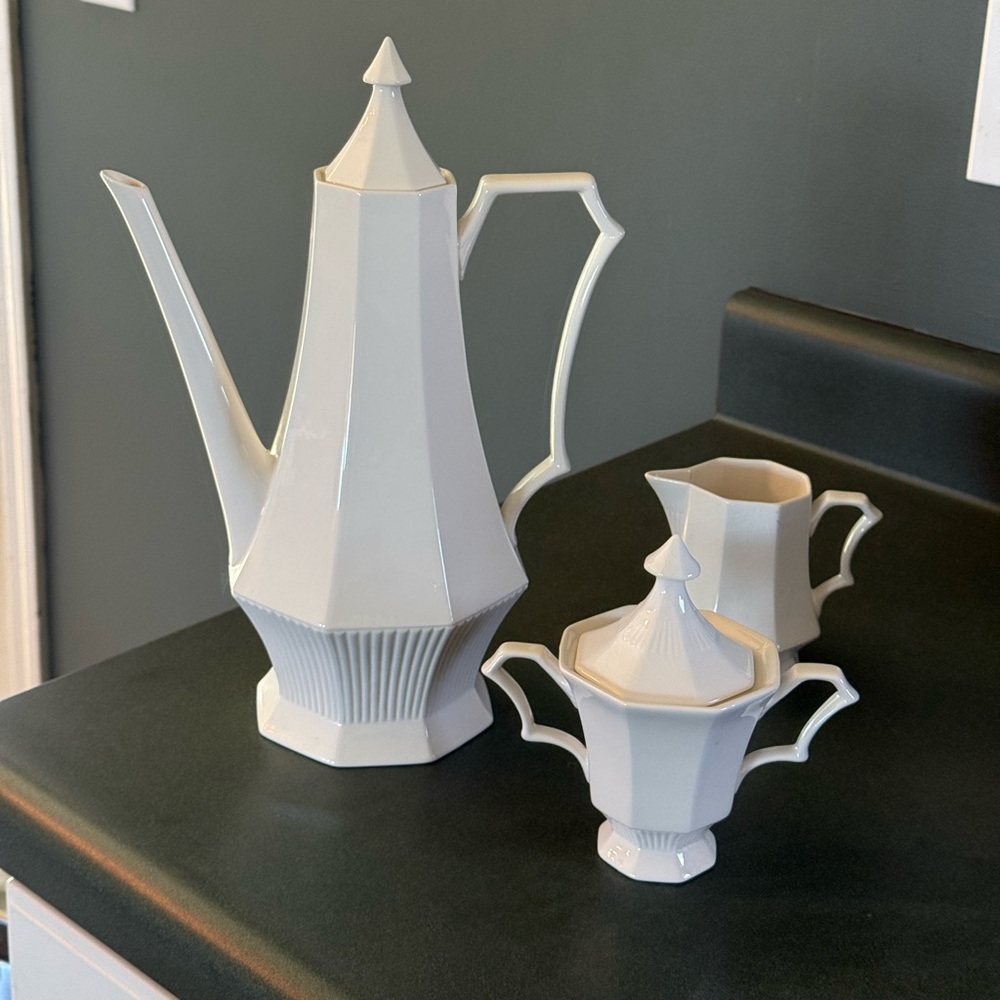 Vintage Elegant White Porcelain Coffee Set sugar & creamer